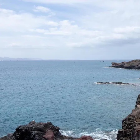 La Perla - Oceanfront - View To Fuerteventura Lobos Villa